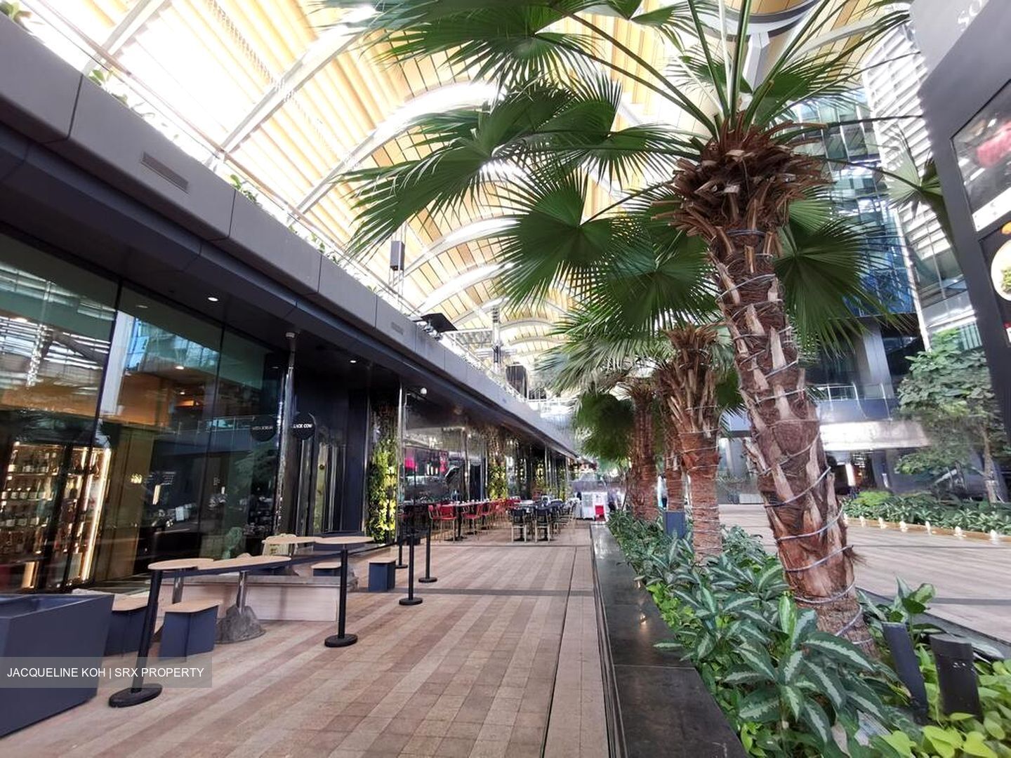 Beach Road (D7), Retail #474540111